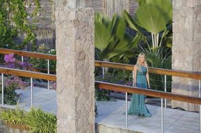 Vienna Girardi in The Bachelor (2002)