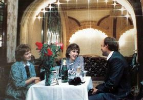 Tomas Laustiola, Larisa Malevannaya, and Elena Yakovleva in Intergirl (1989)