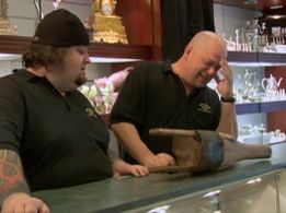 Rick Harrison and Austin 'Chumlee' Russell in Pawn Stars (2009)
