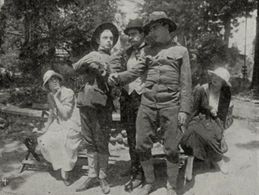 Neal Burns and Gertrude Selby in Hubby's Holiday (1917)