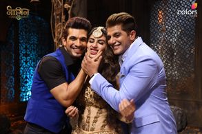 Karanvir Bohra, Mouni Roy, and Arjun Bijlani in Naagin: Episode #3.102 (2019)