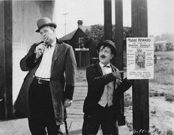 Bobby Dunn and Joe Roberts in The Devilish Romeo (1921)