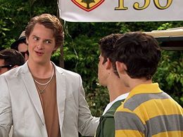 Cameron Boyce and Felix Avitia in Gamer's Guide to Pretty Much Everything (2015)