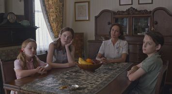 Diane Lane, Elle Fanning, Meghan Wolfe, and Mitchell Zakocs in Trumbo (2015)