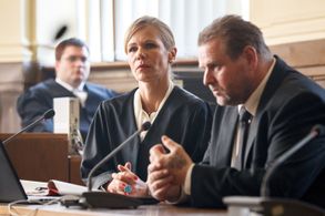 Claudine Wilde and Felix Vörtler in SOKO: Der Prozess (2013)