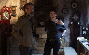 Yurdaer Okur and Hazar Ergüçlü in The Protector (2018)