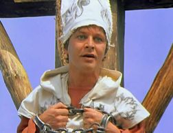 Sergey Koltakov in Novye priklyucheniya yanki pri dvore korolya Artura (1989)