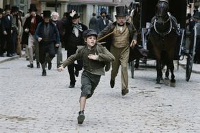 Edward Hardwicke and Barney Clark in Oliver Twist (2005)