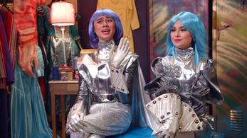 Kensington Tallman and Nathan Janak in Nickelodeon's DRAMA CLUB