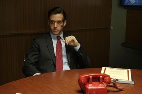 Ashley Zukerman in Designated Survivor (2016)