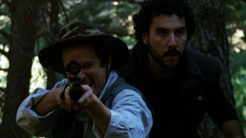 Mariano Andrés and Luis del Valle in La amistad es algo maravilloso (2010)