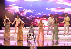 Darren Criss, Kevin McHale, Melissa Benoist, Jenna Ushkowitz, Chord Overstreet, Becca Tobin, Blake Jenner, Jacob Artist,