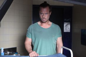 Thijs Römer in The Neighbors (2014)