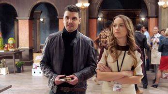 Andrew Lee Potts and Stefanie Yunger in Royal Blossom (2021)