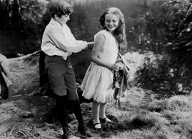 Scotty Beckett and Joyce Arleen in Kings Row (1942)