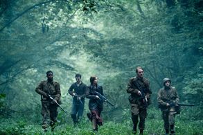 Wyatt Russell, John Magaro, Dominic Applewhite, Jovan Adepo, and Mathilde Ollivier in Overlord (2018)