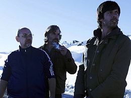 Néstor Cantillana, Luis Gnecco, and Francisco Reyes in Fugitives (2011)