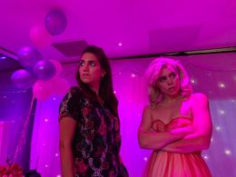 Billie Piper and Leila Farzad in I Hate Suzie (2020)