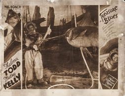 Patsy Kelly and Thelma Todd in Treasure Blues (1935)