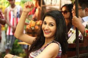 Amyra Dastur in Anegan (2015)