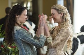 Eva Green and Olivia Llewellyn in Penny Dreadful (2014)
