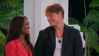 Nick Kici and Jawahir Khalifa in Too Hot to Handle: Jawahir, Jawa-there (2022)