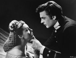 Lana Turner and Richard Hart in Green Dolphin Street (1947)