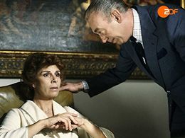 Anaid Iplicjian and Horst Tappert in Derrick (1974)