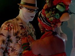 Caitlin Stasey and Thomas Ward in Please Like Me (2013)