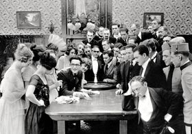 Sammy Brooks, Bebe Daniels, Gaylord Lloyd, and Harold Lloyd in Bumping Into Broadway (1919)