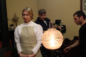 On the set of HER TELLING HEART