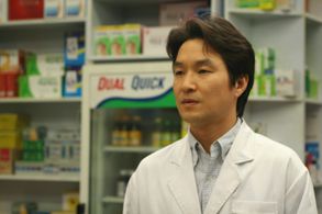 Han Suk-kyu in Solace (2006)