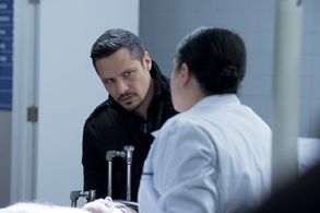 Nick Wechsler and Kathy Scambiatterra in Chicago P.D. (2014)