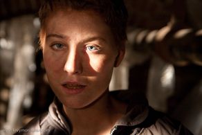 Suzanne Tufan in Population: 2 (2012)