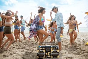 Jacqueline Fernandez in A Gentleman (2017)