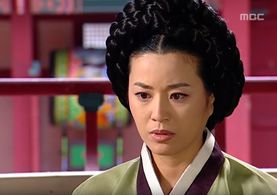 Mi-ri Gyeon in The Great Jang-Geum (2003)