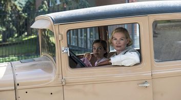 Still of Alexis McKenna and Melinda Page Hamilton in Damnation and The Emperor of Ice Cream