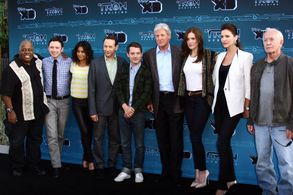 Bruce Boxleitner, Lance Henriksen, Paul Reubens, Elijah Wood, Reginald VelJohnson, Emmanuelle Chriqui, Mandy Moore, Tric