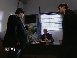 Jorge D'Elía and Carlos Portaluppi in Vidas robadas (2008)