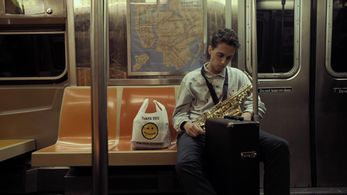 Jason Sudeikis and Yaron Lotan in Mouthpiece (2020)