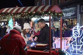 Lacey Chabert and Brendan Penny in Pride, Prejudice and Mistletoe (2018)