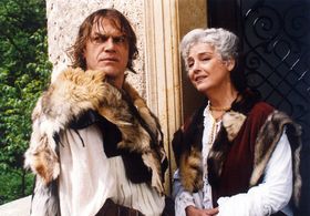 Milan Bahúl and Bozidara Turzonovová in O svatební krajce (2003)