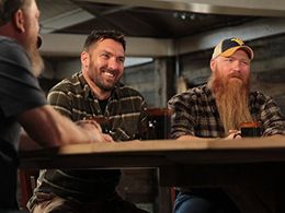 Mark Bowe and Alex Webb in Barnwood Builders (2013)