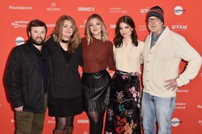 Haley Joel Osment, Chris Elliott, Abby Elliott, Bridey Elliott, and Paula Niedert Elliott at an event for Clara's Ghost 