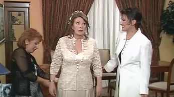 Natasa Asiki, Katiana Balanika, and Anna Panagiotopoulou in Despoinis Margarita (1998)