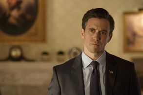 Ashley Zukerman in Designated Survivor (2016)