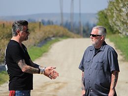 Richard Rawlings and Michael Myers in Garage Rehab (2017)