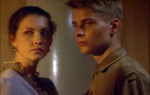 Elena Kostina and Andris Strods in Poddannye revolyutsii (1988)