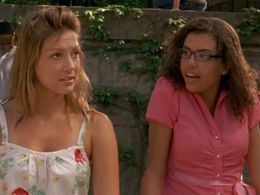 Sarah Barrable-Tishauer and Miriam McDonald in Degrassi: The Next Generation (2001)