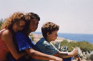 Valeria Golino, Filippo Pucillo, and Francesco Casisa in Respiro (2002)